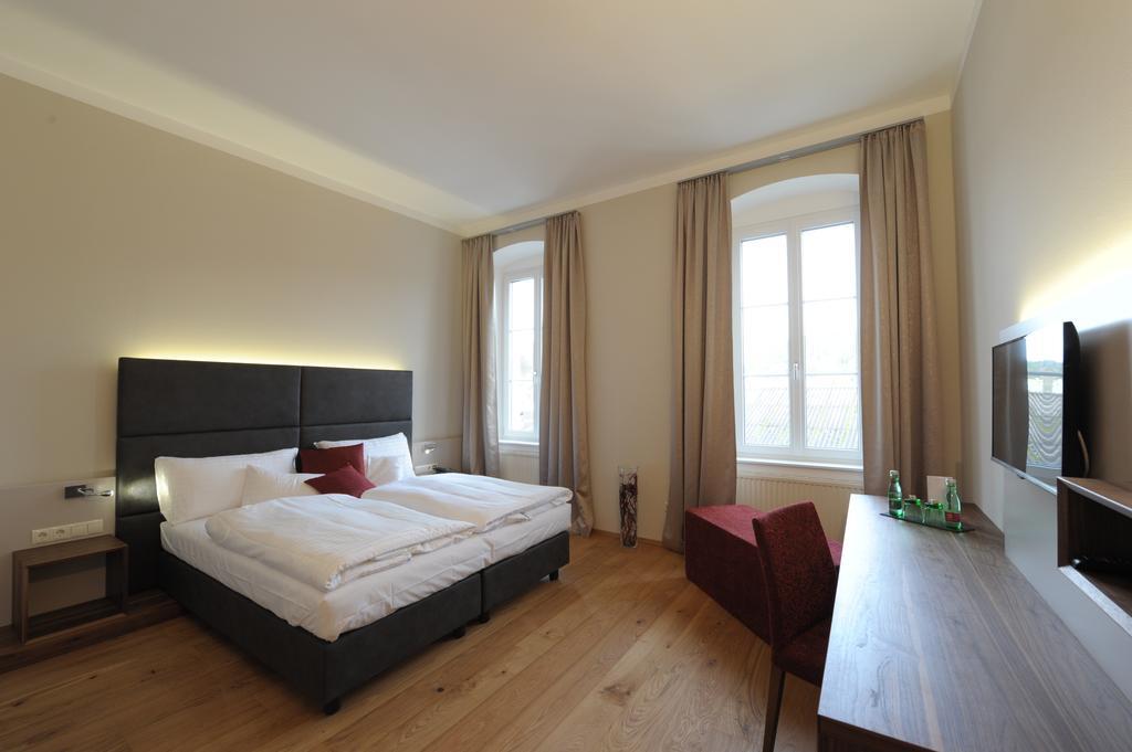 Hotel Eee Perg