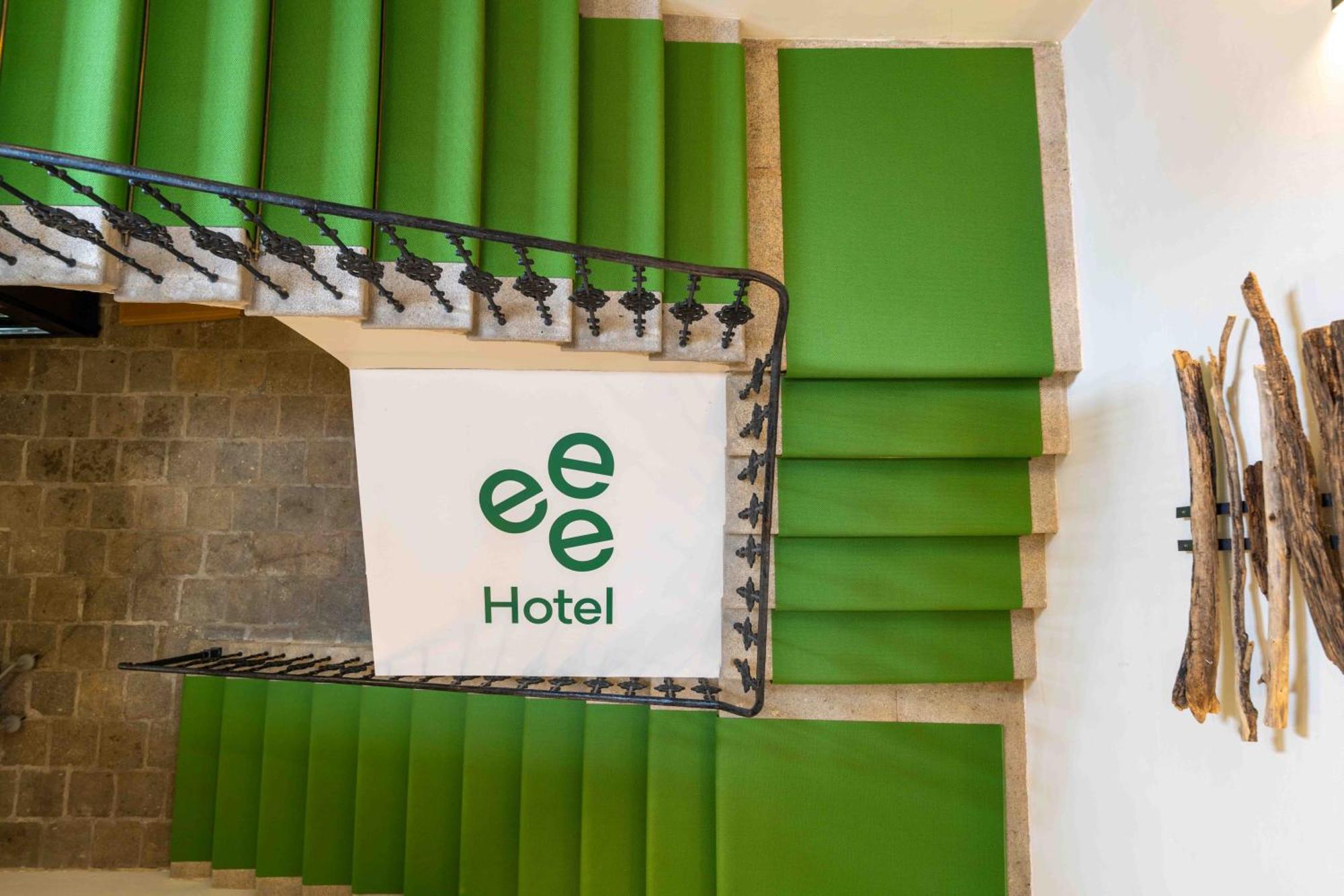 Eee Hotel